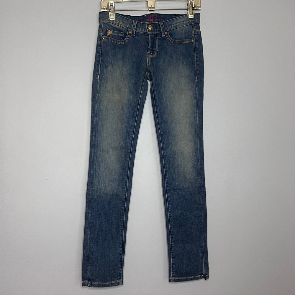 2b bebe Blue Skinny Kitty Jeans with Butterfly Embroidery Rear Pockets Size 25